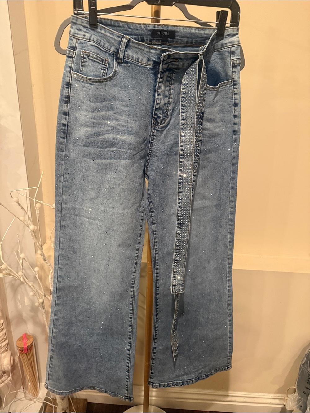 chic Light Blue Wide-Leg Jeans with Rhinestone with Tie Belt